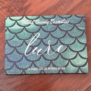 Lure Eyeshadow Palette - Green and Blue Shades